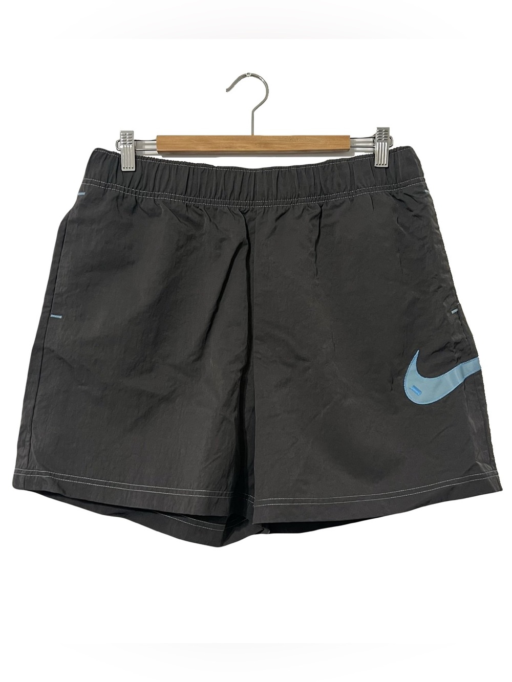 Nike Sportswear Swoosh Women’s Woven Shorts | 100% Nylon | Medium Ash | Large